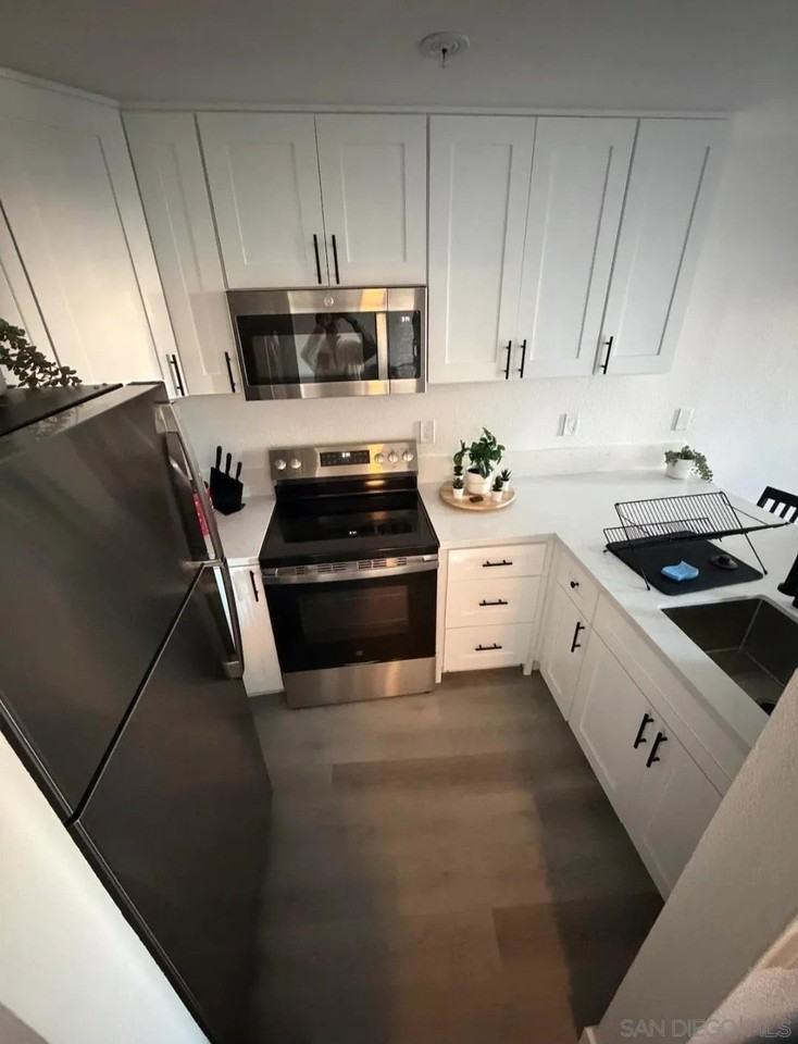 4465 Ocean Blvd #4 - Photo 3 of 40