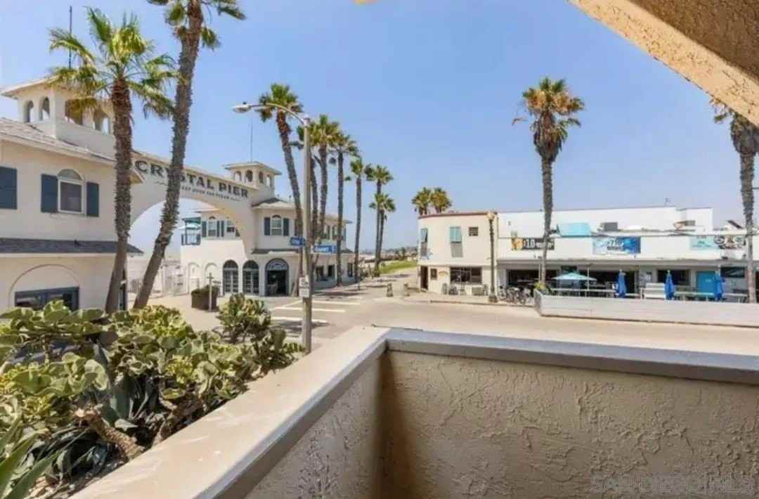 4465 Ocean Blvd #4 - Photo 5 of 40