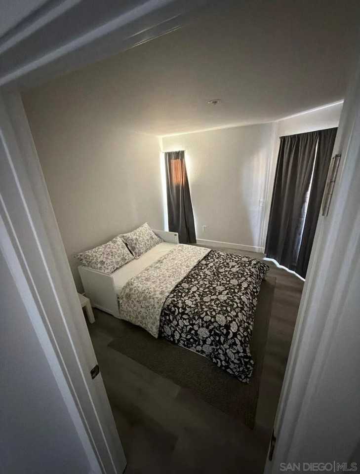 4465 Ocean Blvd #4 - Photo 7 of 40