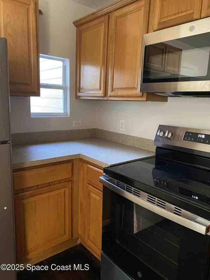 1907 Fletcher St - Photo 5 of 19