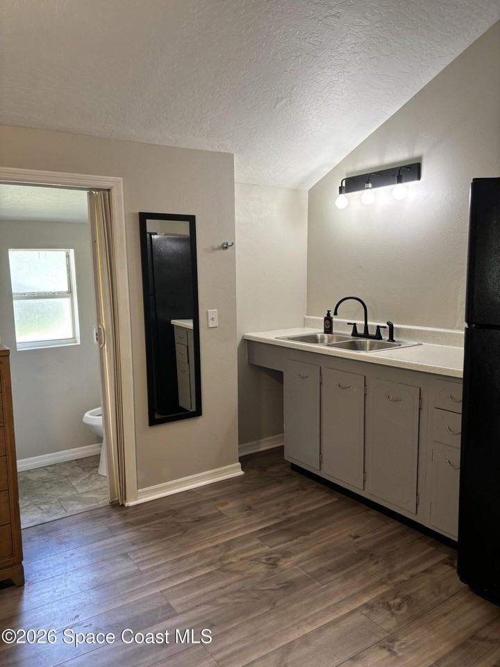 1903 Fletcher St - Photo 6 of 11