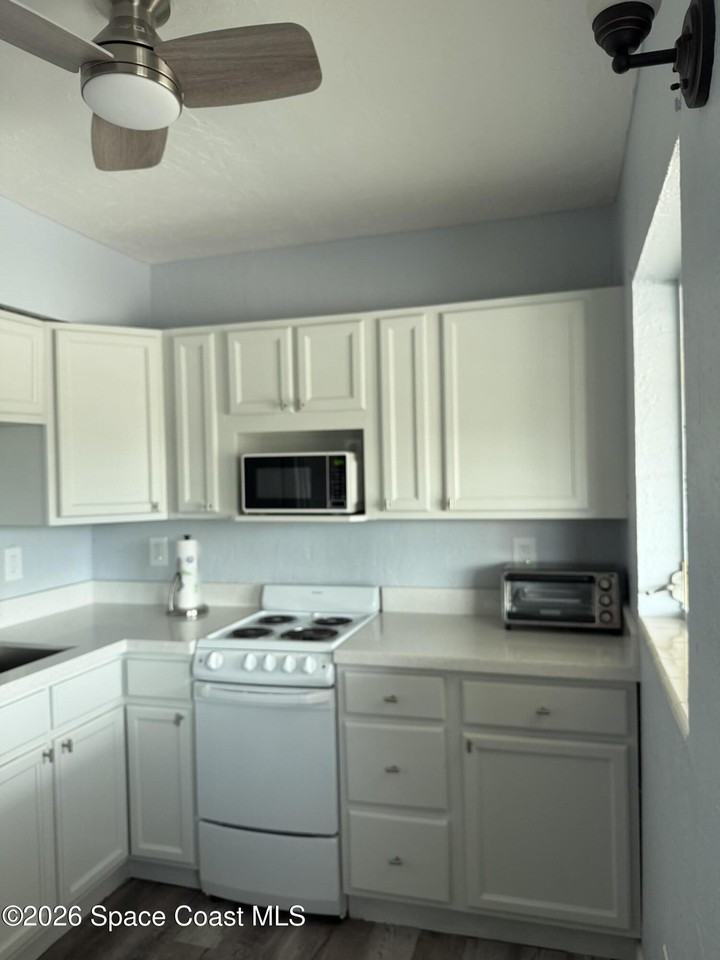 380 N Brevard Ave #C7 - Photo 6 of 12