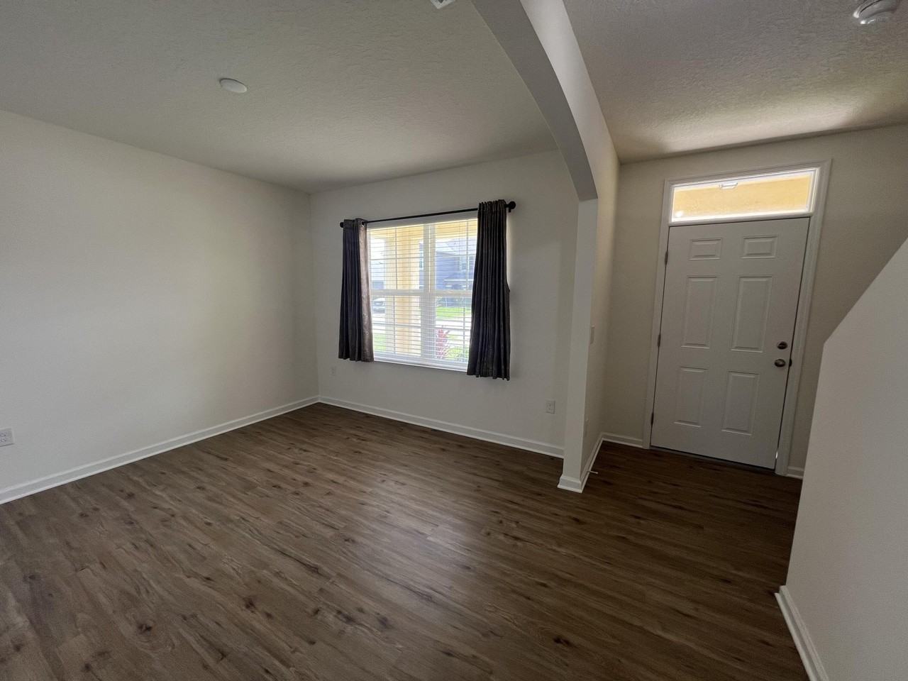 1110 Newton Cir - Photo 4 of 18