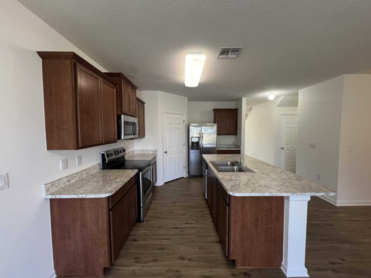 1110 Newton Cir - Photo 5 of 18
