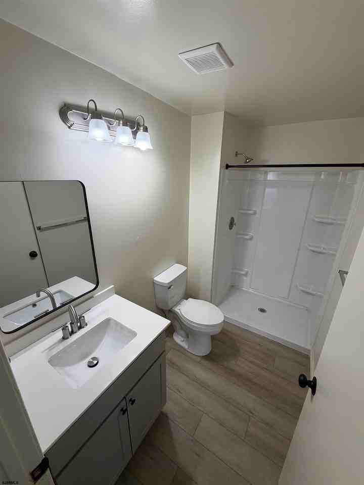 163 Colonial Ct #163 - Photo 7 of 8