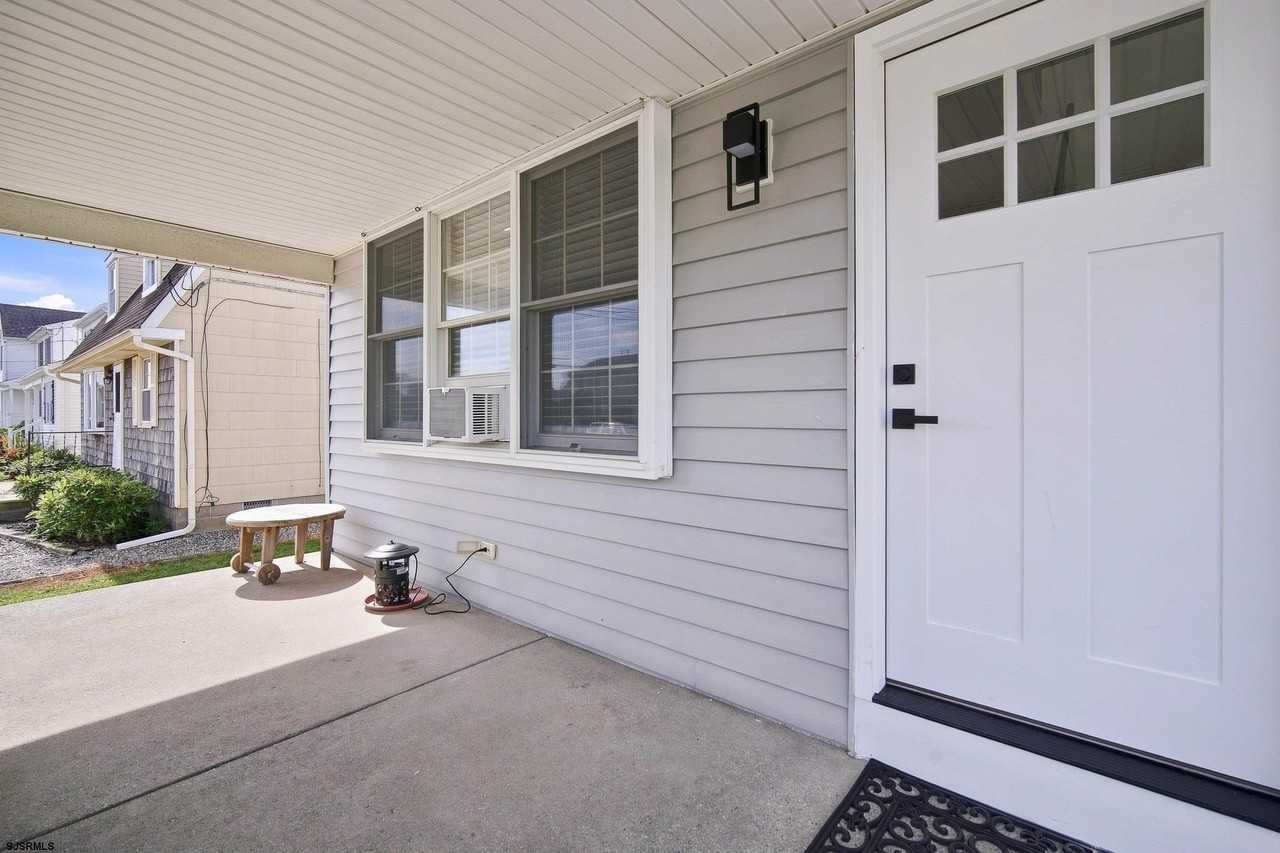 526 Lafayette Blvd - Photo 3 of 21