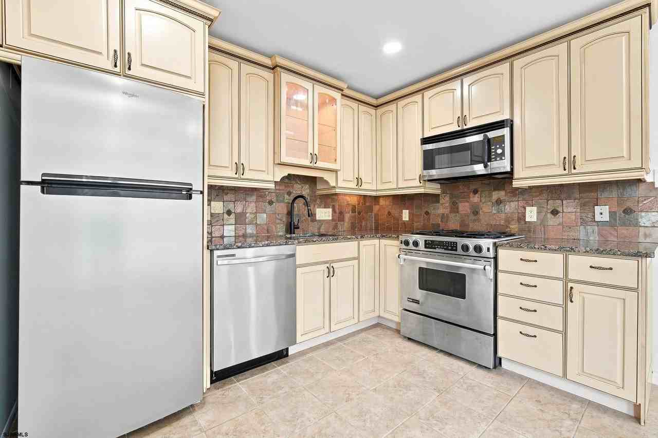 526 Lafayette Blvd - Photo 7 of 21