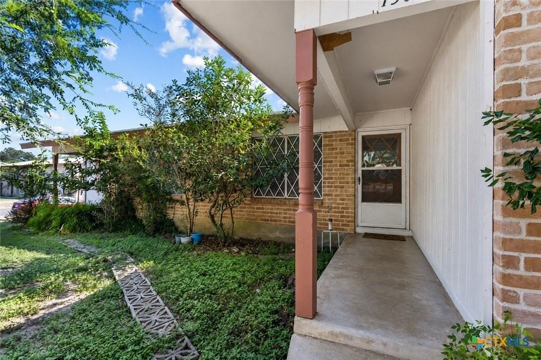 130 Algarita St - Photo 3 of 25