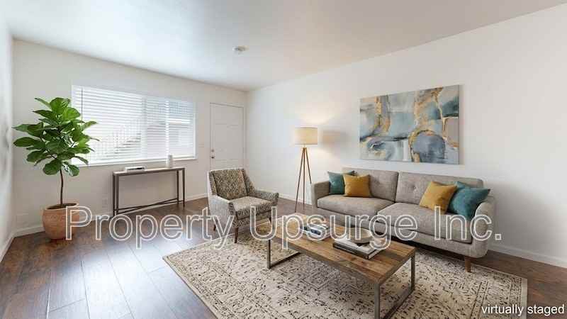1558 Bridge St #7 - Photo 5 of 14