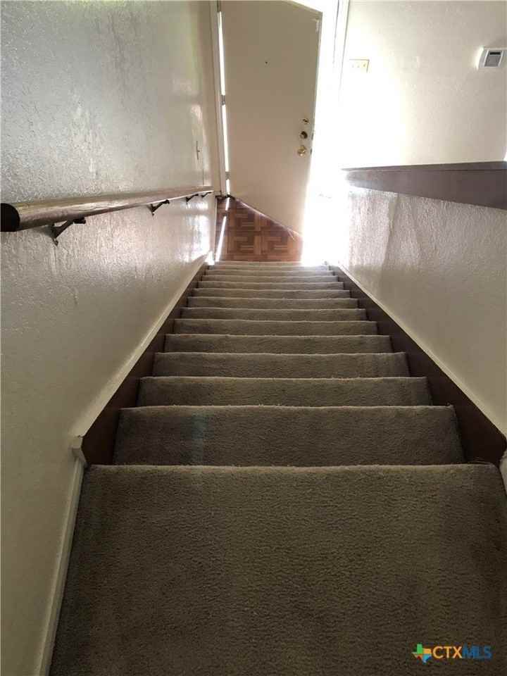 2113 Caprice Dr - Photo 5 of 10