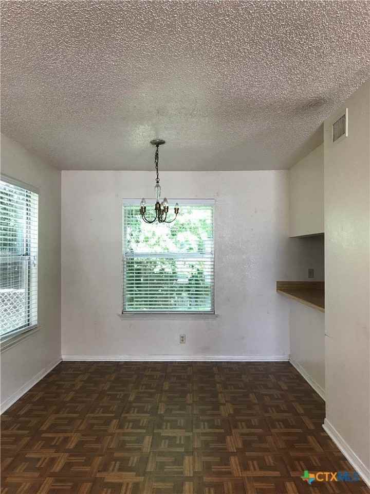 2113 Caprice Dr - Photo 6 of 10