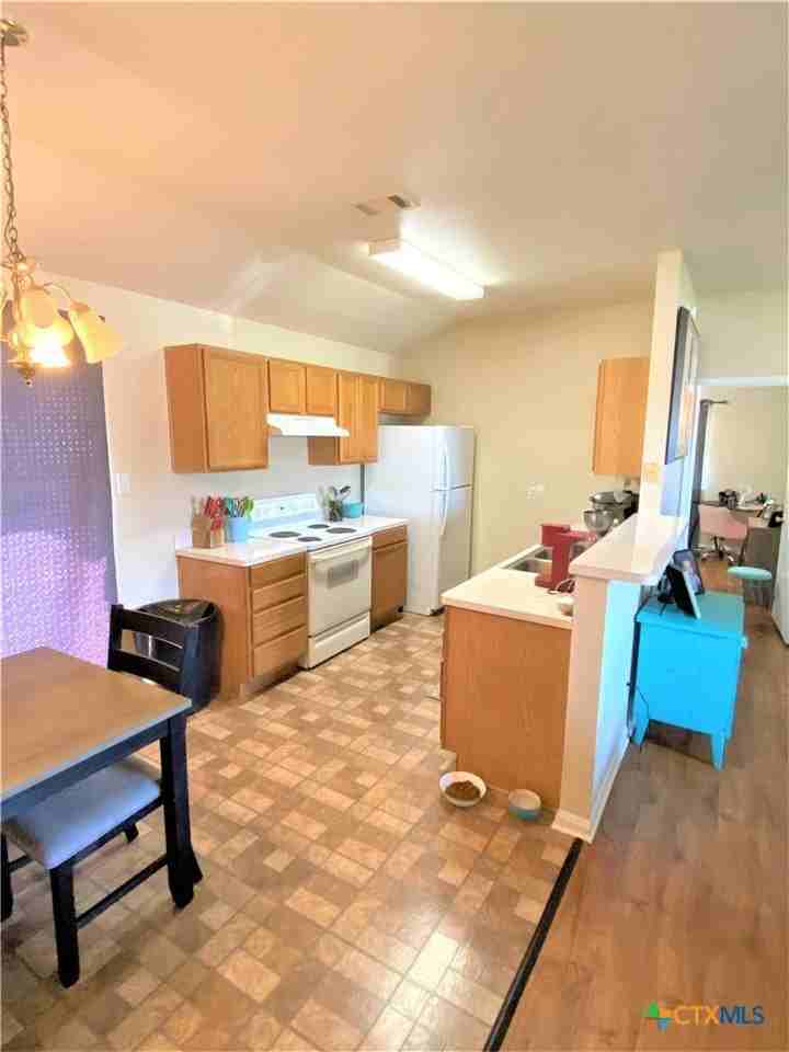 1311 E Downs Ave - Photo 3 of 10