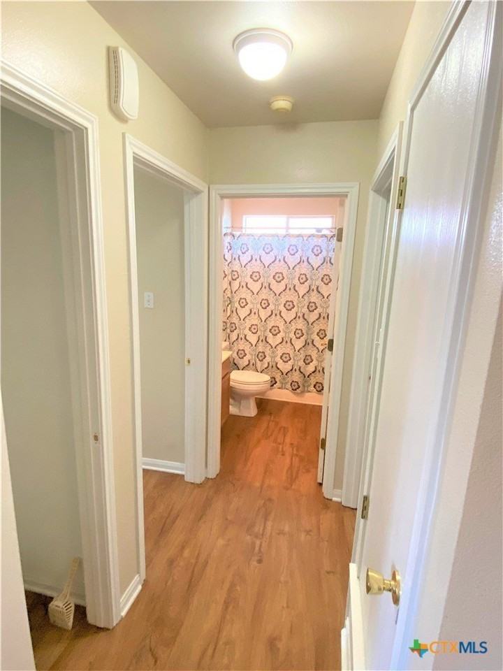 1311 E Downs Ave - Photo 4 of 10