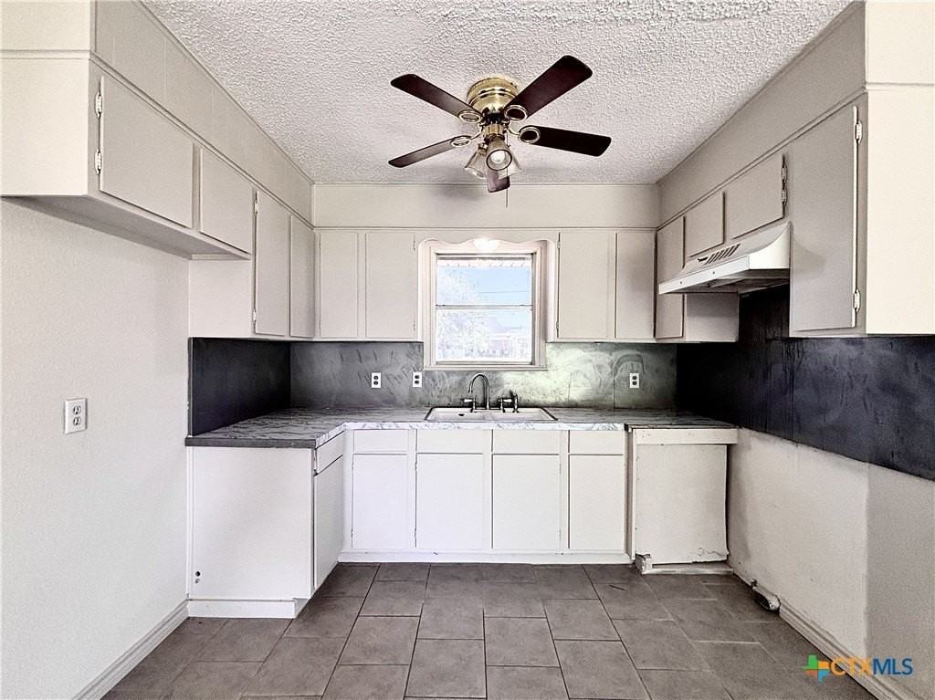 209 W Prairie Ave - Photo 6 of 13