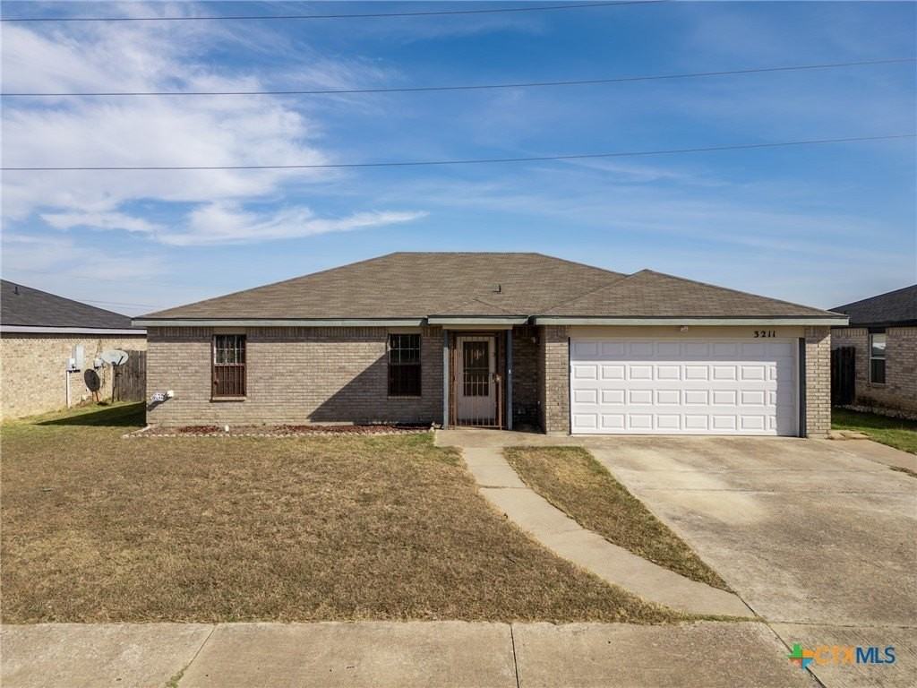3211 Tom Lockett Dr - Photo 3 of 33