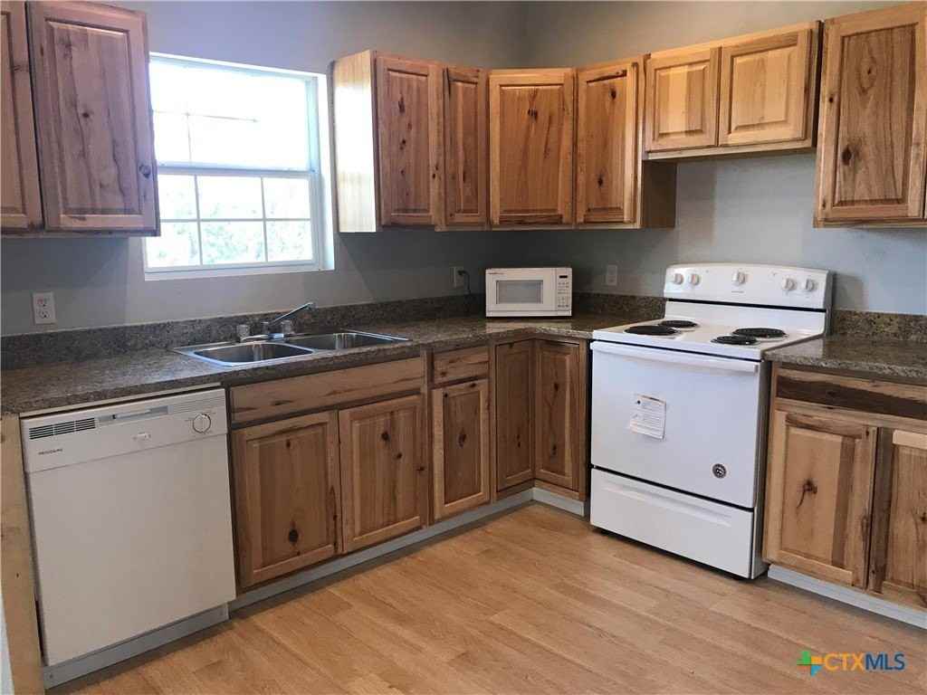 729 Clay Rdg - Photo 3 of 13