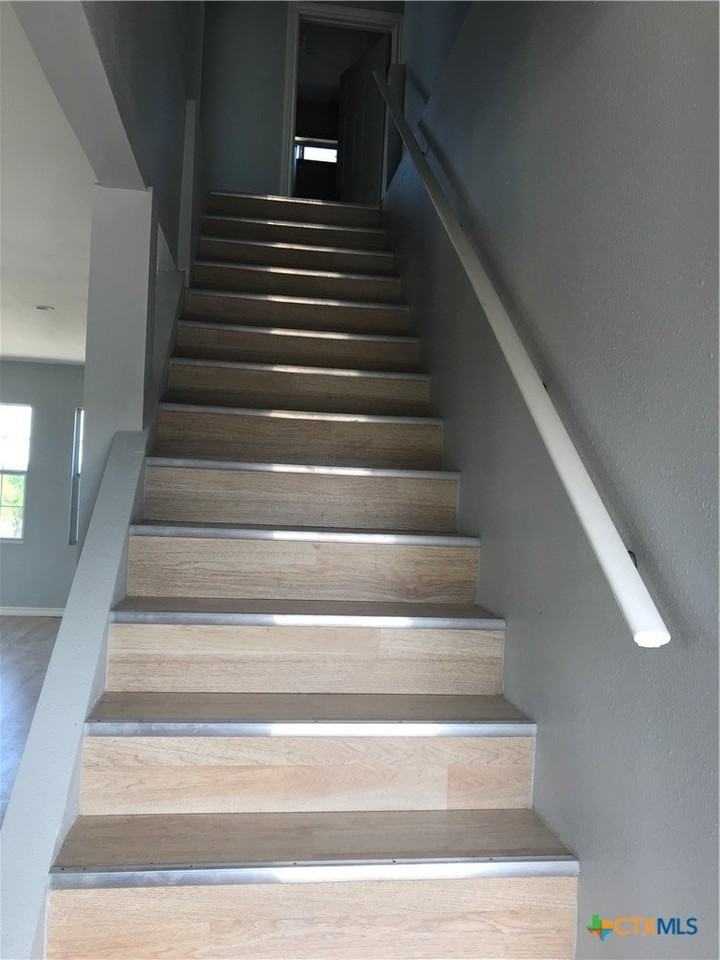 729 Clay Rdg - Photo 4 of 13