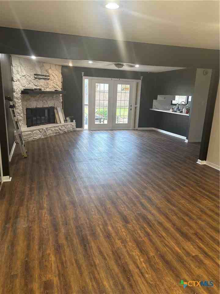 2607 E Poplar Ave - Photo 2 of 3
