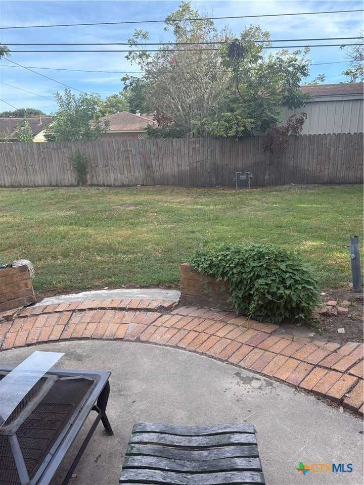 2607 E Poplar Ave - Photo 3 of 3