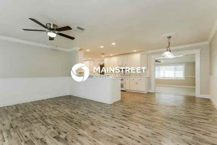 215 Cranberry Ln - Photo 3 of 21