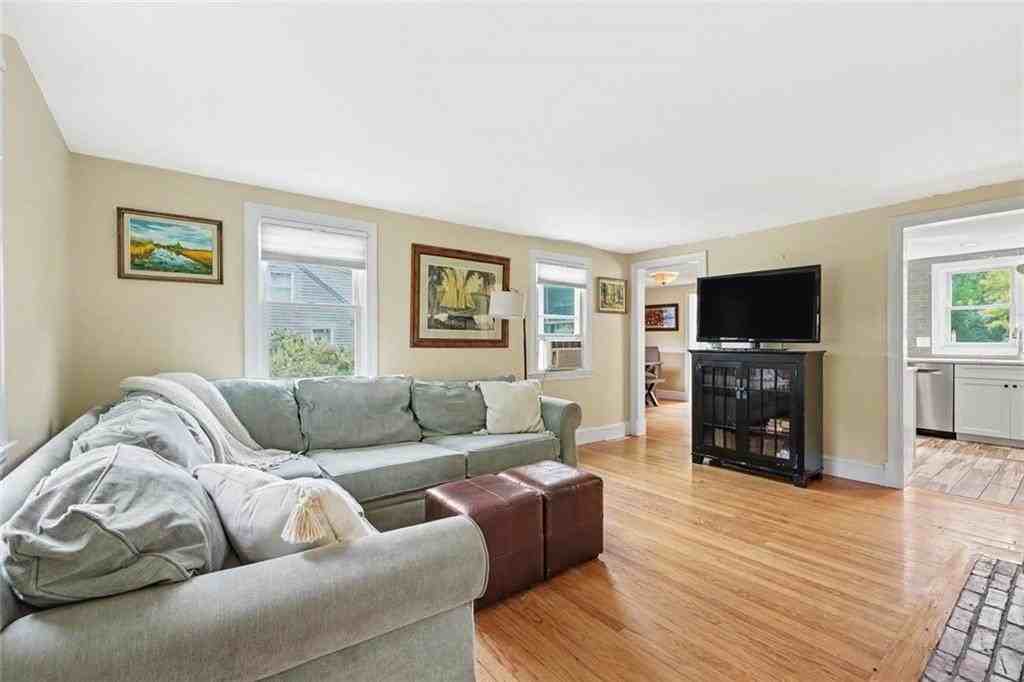 12 Elton Rd - Photo 6 of 39