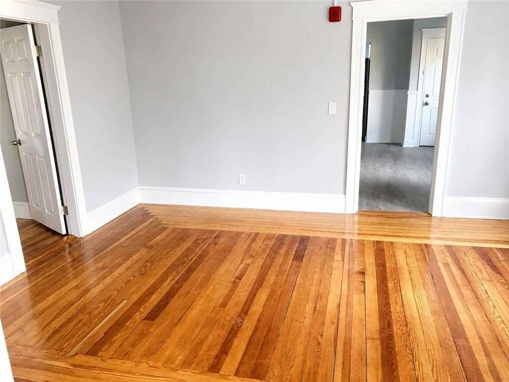 392 Carrington Ave - Photo 2 of 11