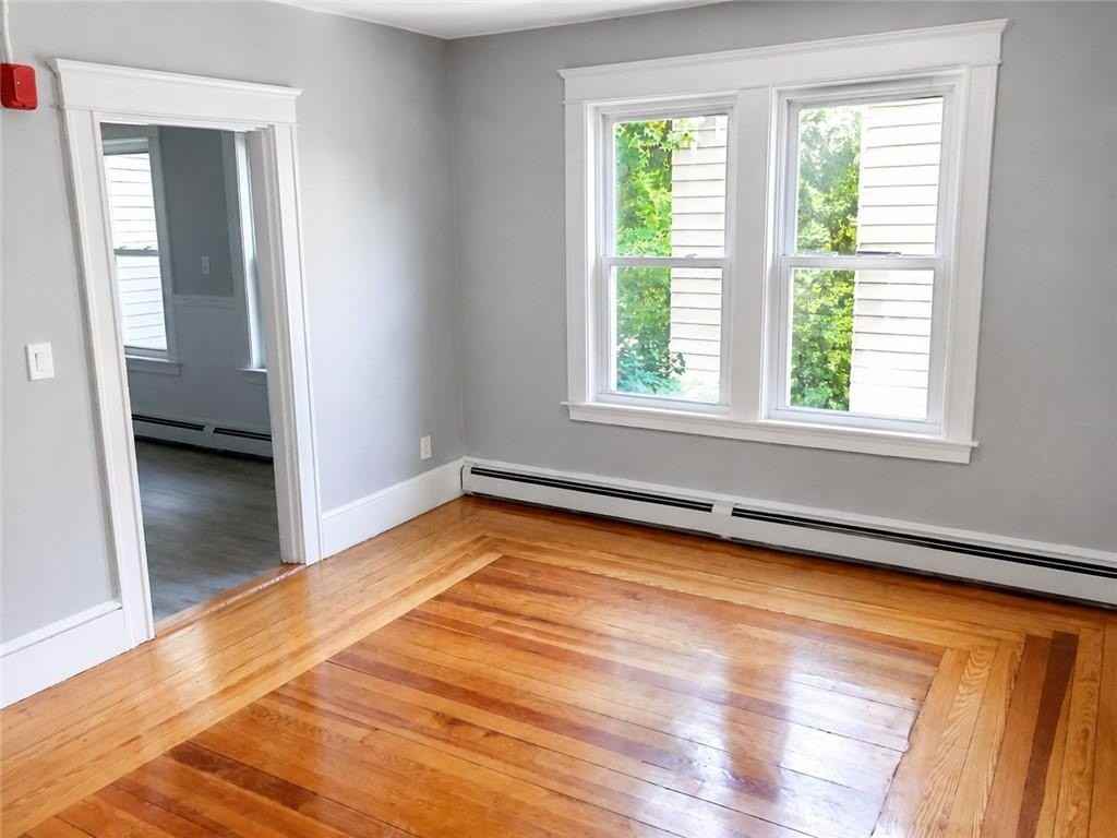 392 Carrington Ave - Photo 5 of 11