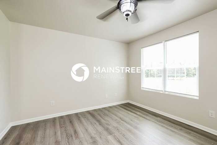 6282 Brentwood Park Ct - Photo 7 of 18