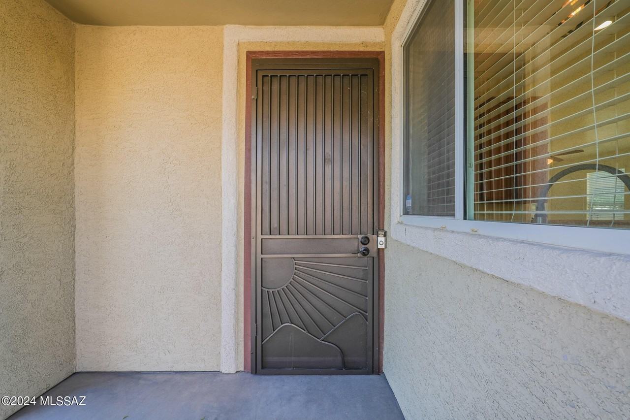 2790 W Checkerspot Dr - Photo 3 of 38