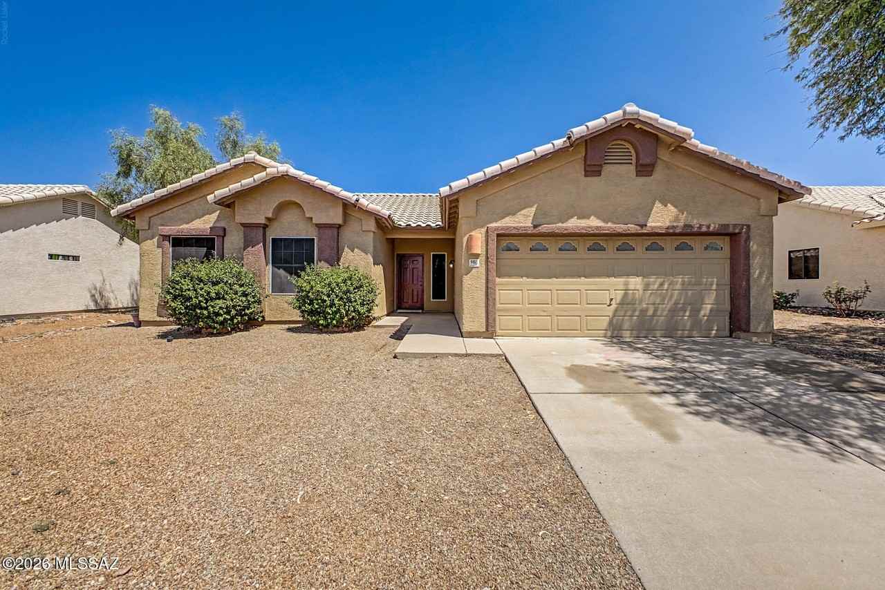 9951 E Paseo San Bruno - Photo 2 of 31