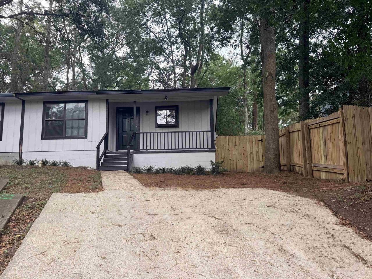 1813 Meriadoc Rd - Photo 2 of 23