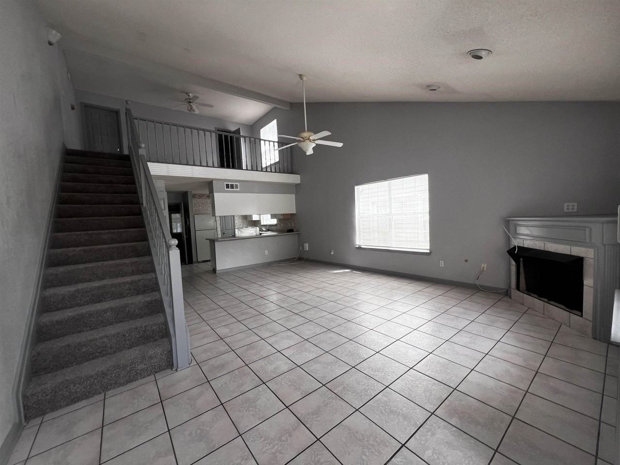 1406 Golden Park Ct - Photo 4 of 20