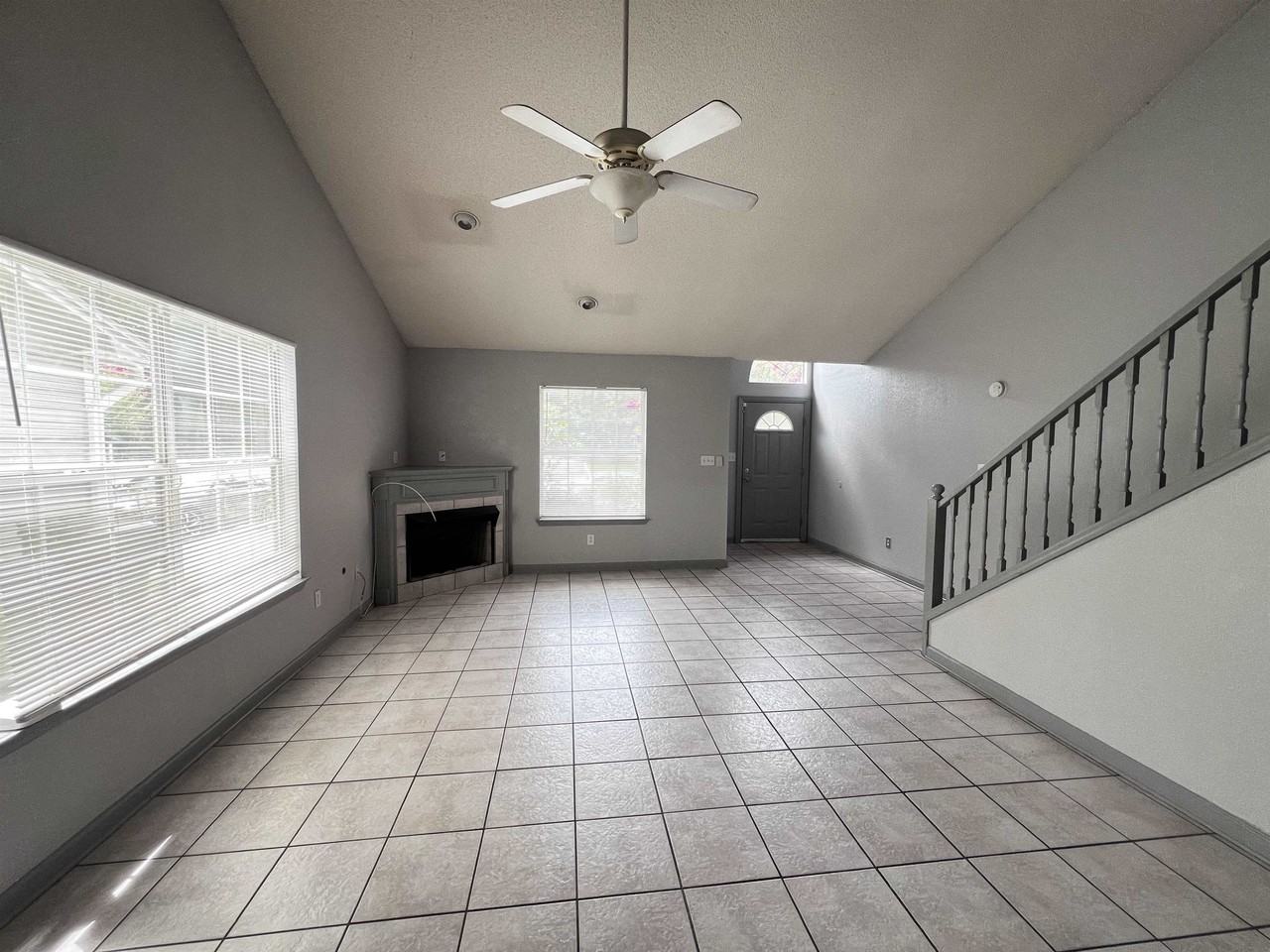 1406 Golden Park Ct - Photo 5 of 20