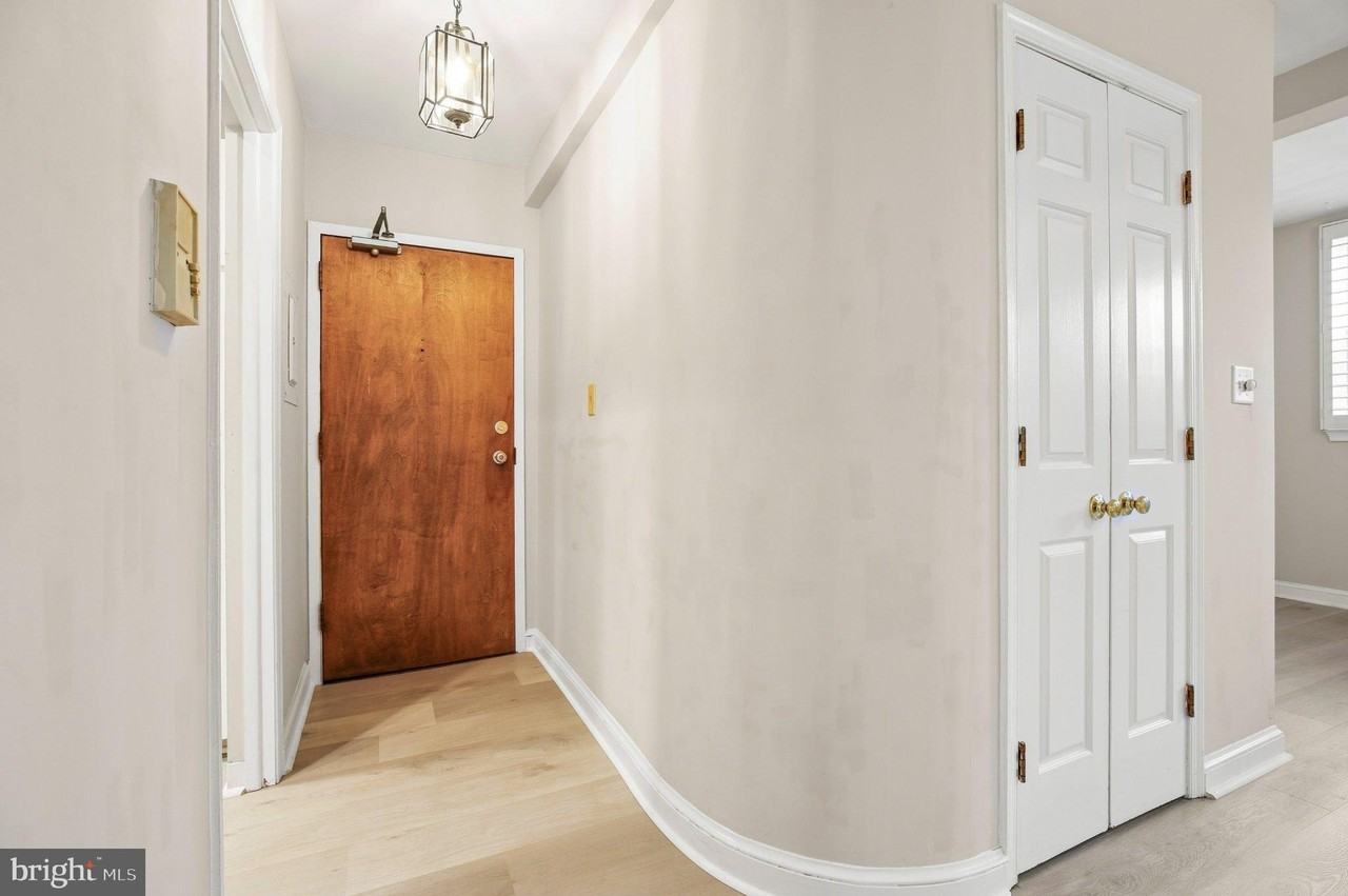 1810 California St Nw #102 - Photo 3 of 20