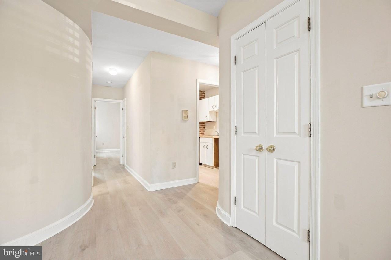 1810 California St Nw #102 - Photo 4 of 20
