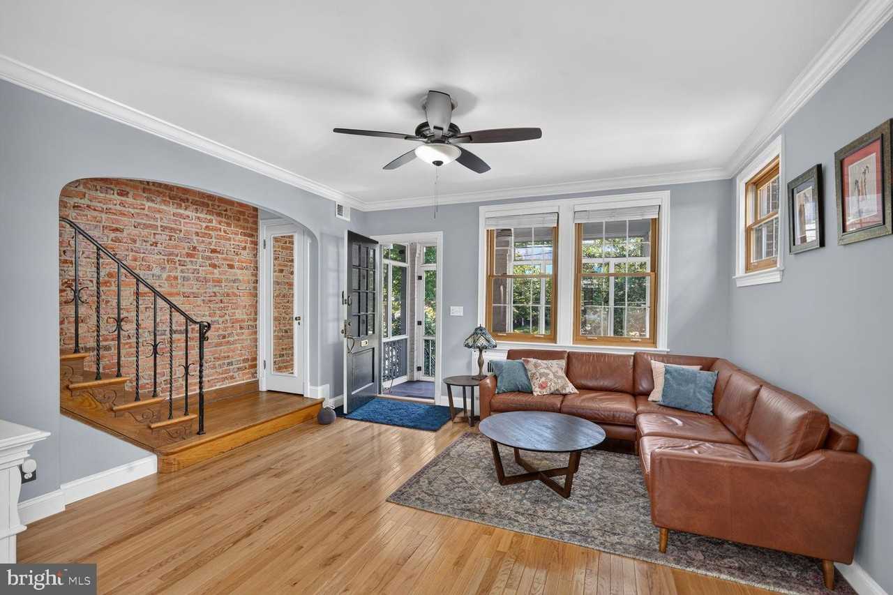3909 W St Nw - Photo 4 of 30