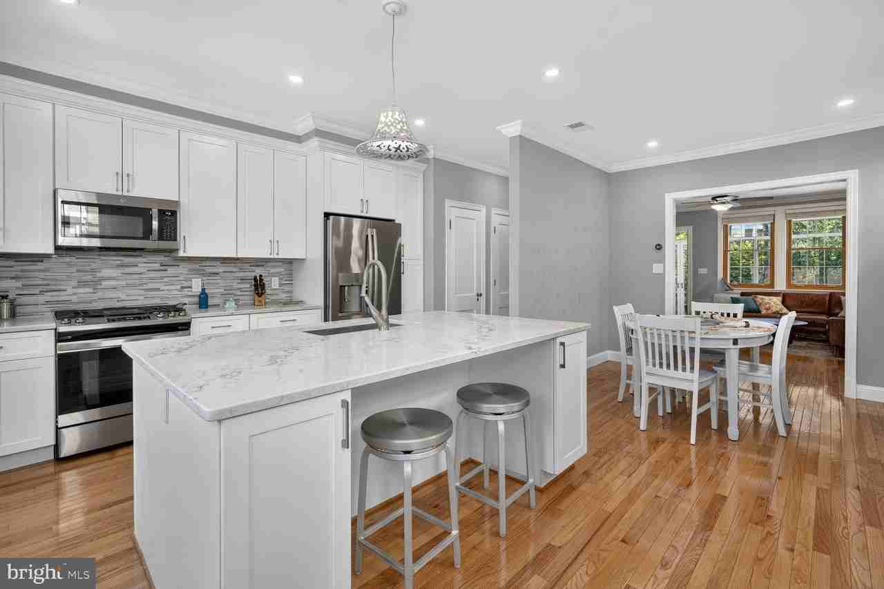 3909 W St Nw - Photo 6 of 30