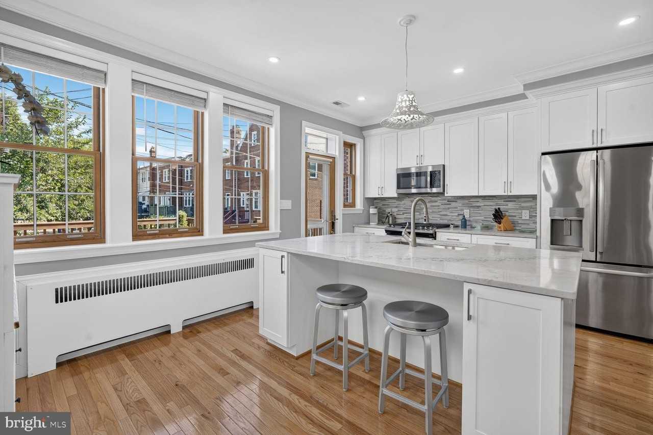 3909 W St Nw - Photo 7 of 30