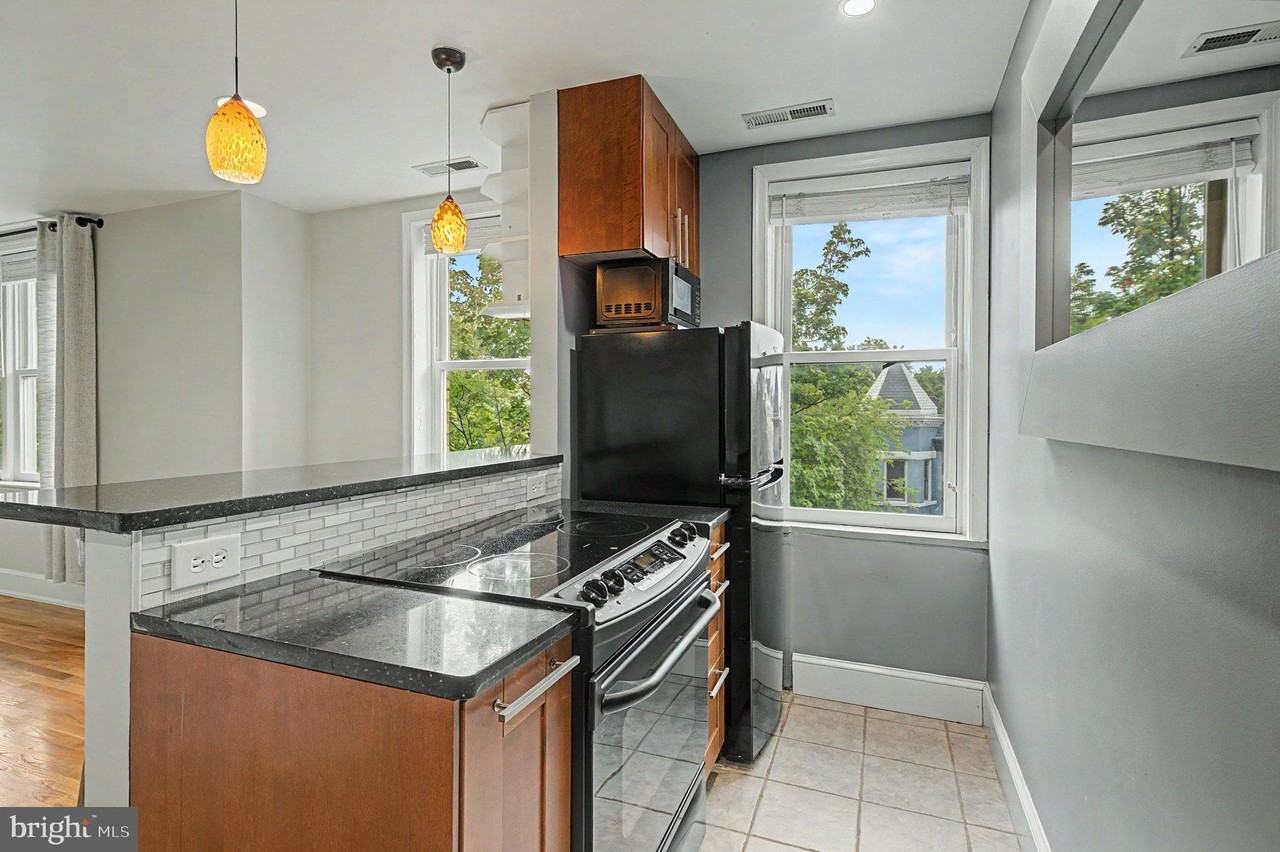 317 10th St Ne #14 - Photo 6 of 10