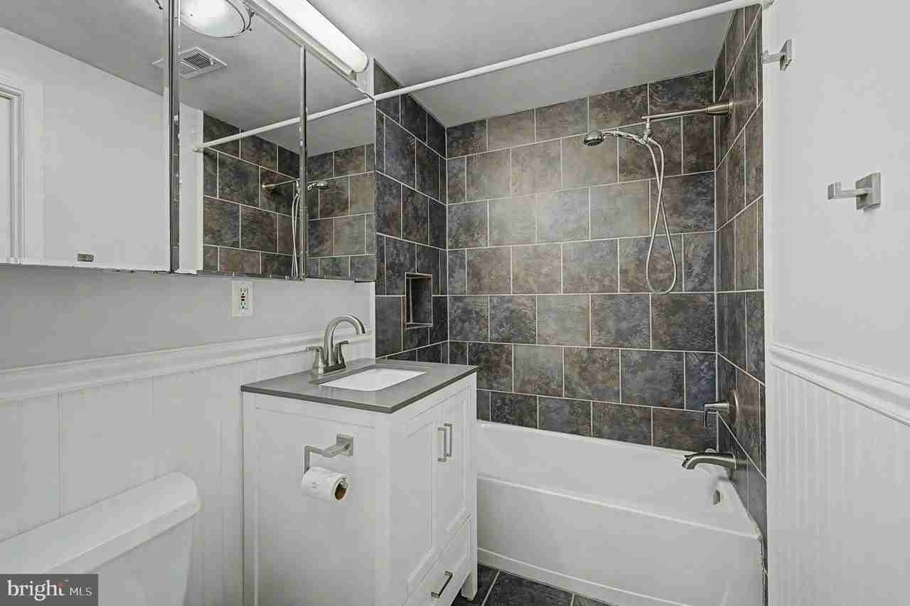 317 10th St Ne #14 - Photo 7 of 10