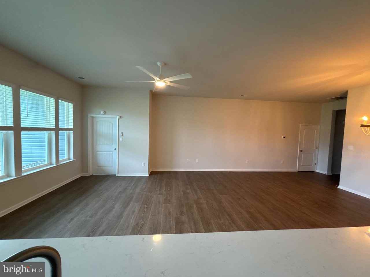 34336 E Lake Ln - Photo 4 of 23
