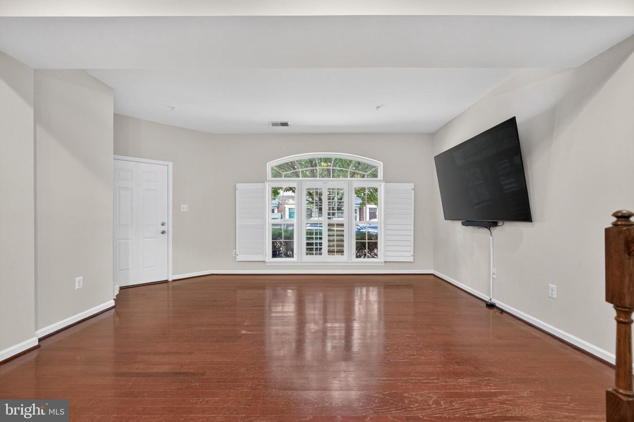 1303 Cheswick Ln - Photo 7 of 23