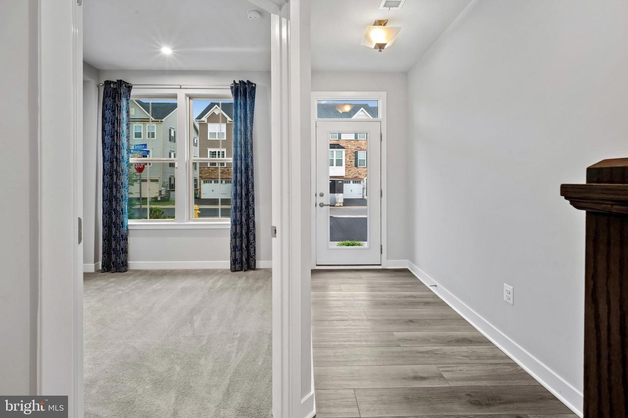174 Bethlehem Pl - Photo 4 of 45