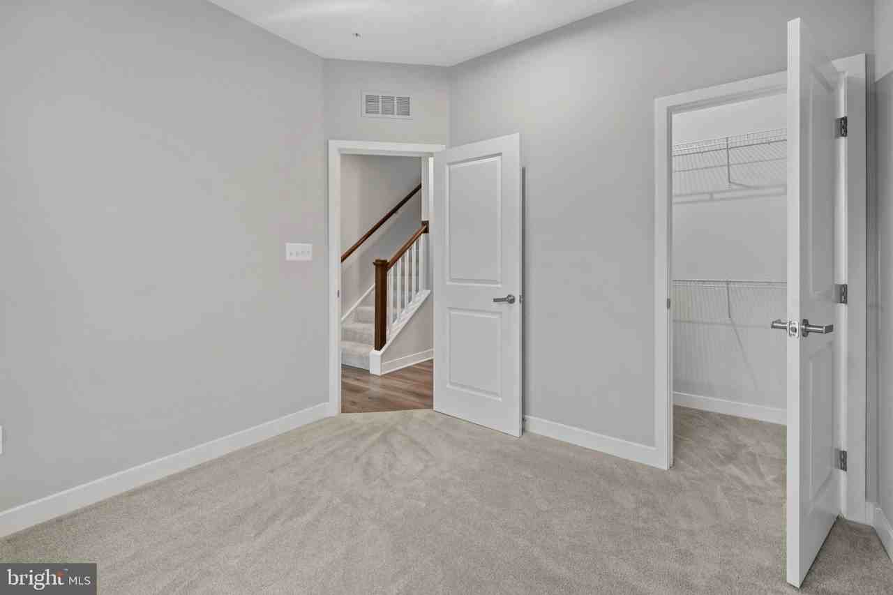 174 Bethlehem Pl - Photo 6 of 45