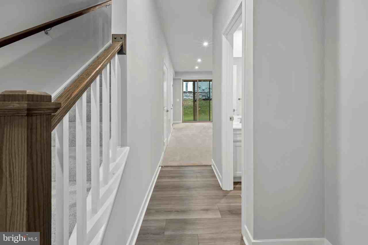 174 Bethlehem Pl - Photo 7 of 45