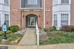 featured image of 2056 Quaker Way #1