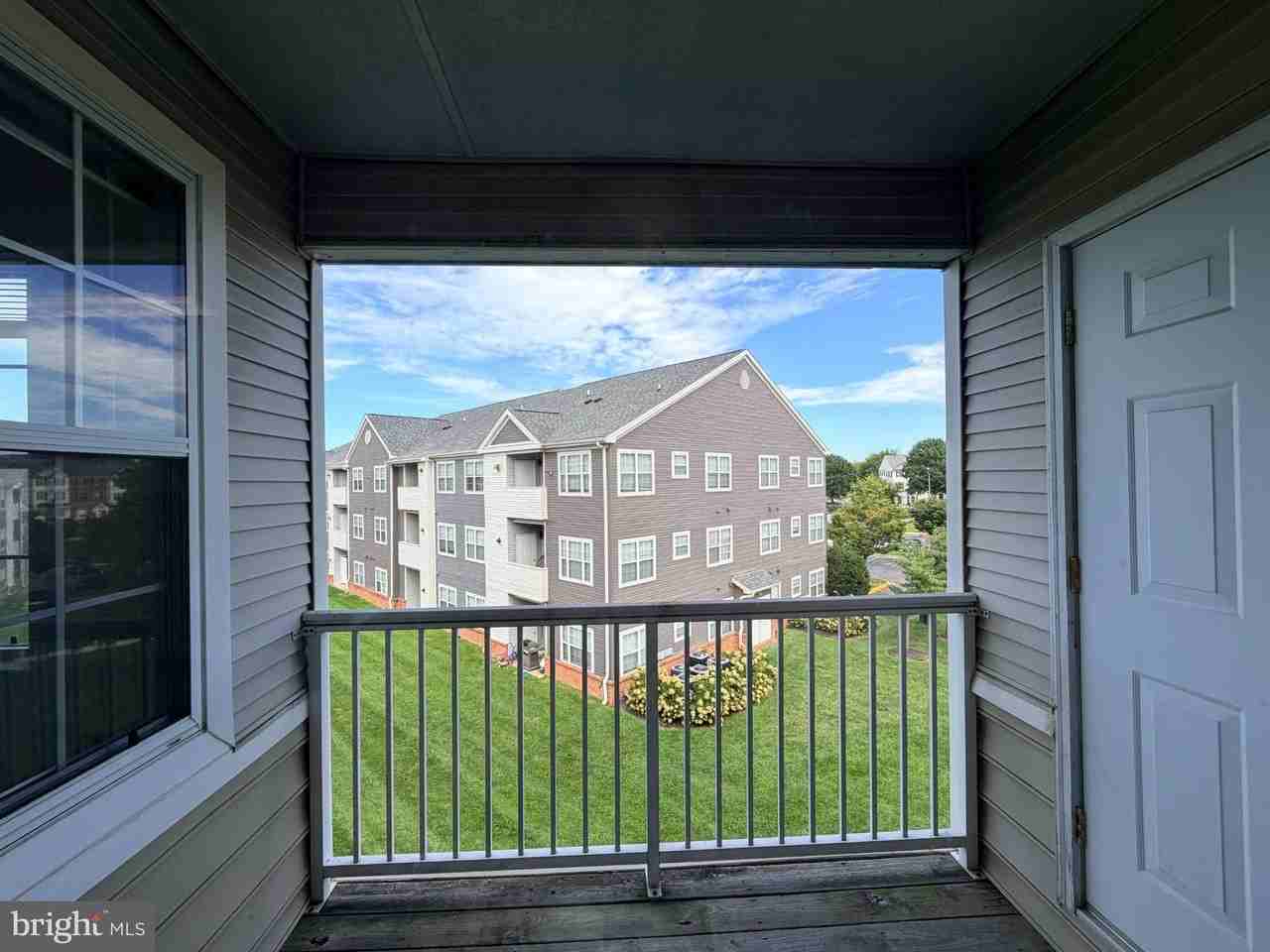 306 Gatehouse Ln #I - Photo 6 of 12