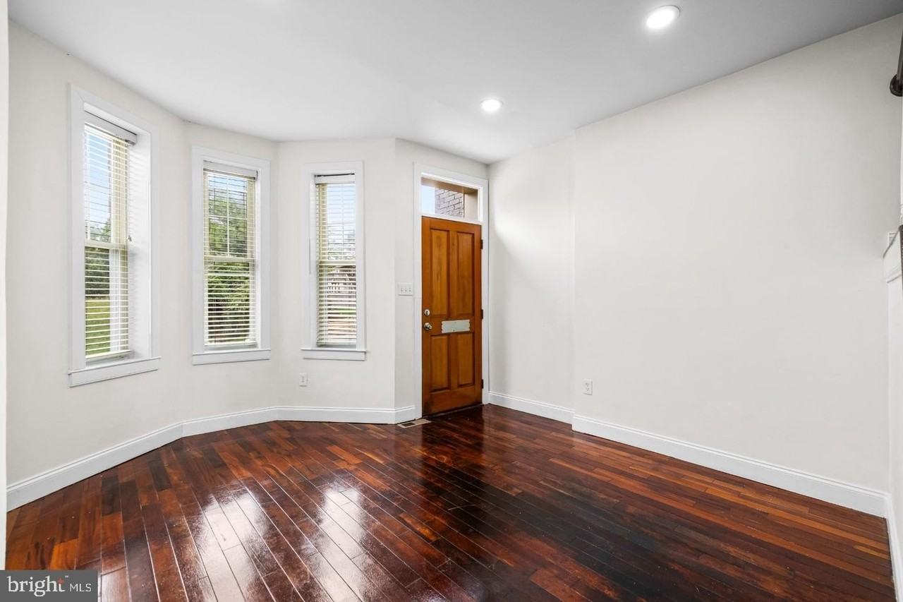 2822 Frederick Ave - Photo 6 of 25