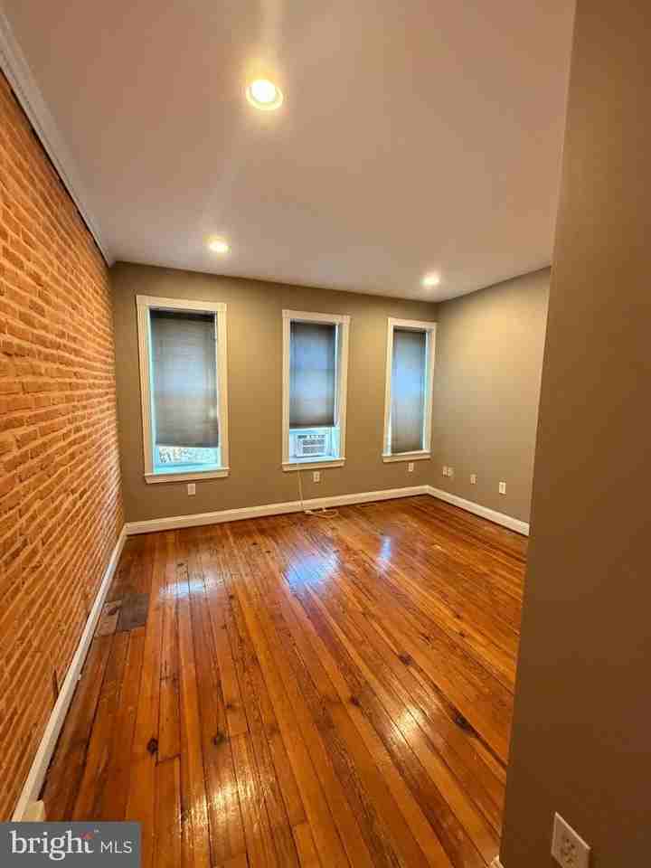 1305 S Hanover St - Photo 7 of 16