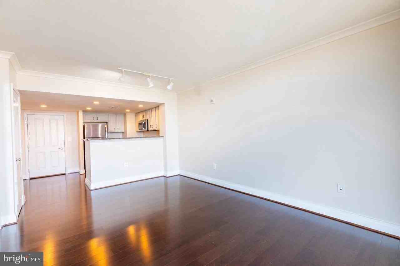 414 Water St #2007 - Photo 5 of 33